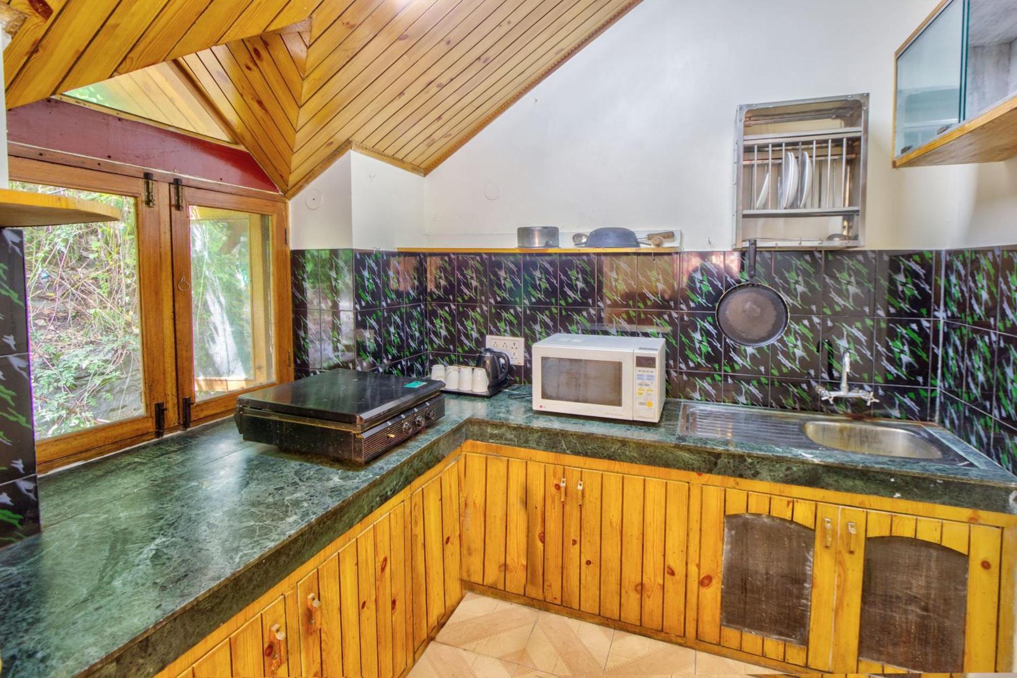 Paradise-The Whitehouse Cafe - Manali (Himachal Pradesh) — Photos 2